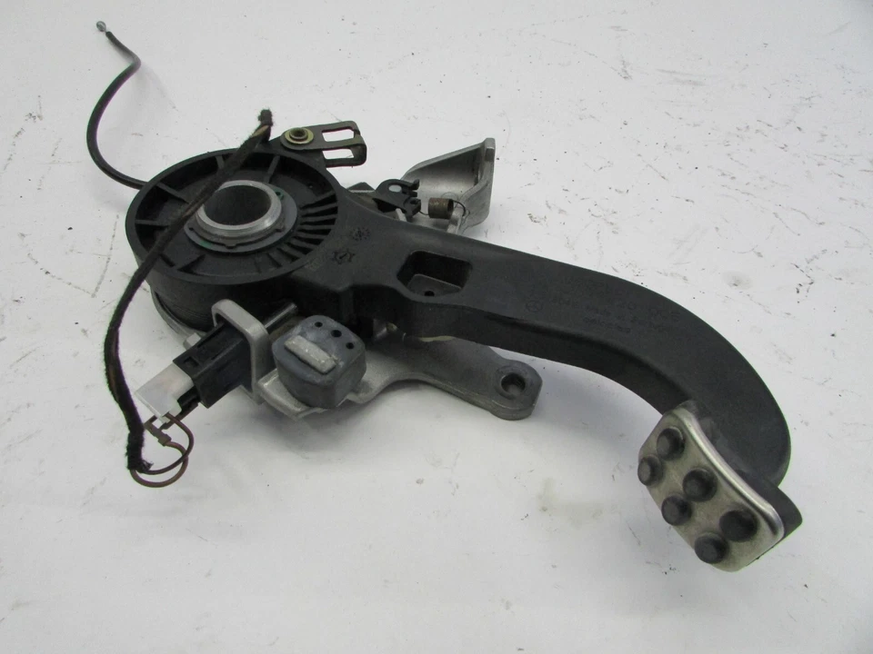 Pedal de freno CLK 350 2007 Mercedes Benz emergencia estacionamiento estacionamiento pie palanca OEM Foto 2 de 4