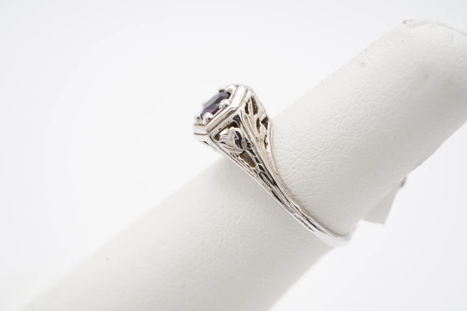 Antique Style 14k White Gold Filagree Ring. 2.6 Grams. Size 5.25. Spinel - Image 4 of 4