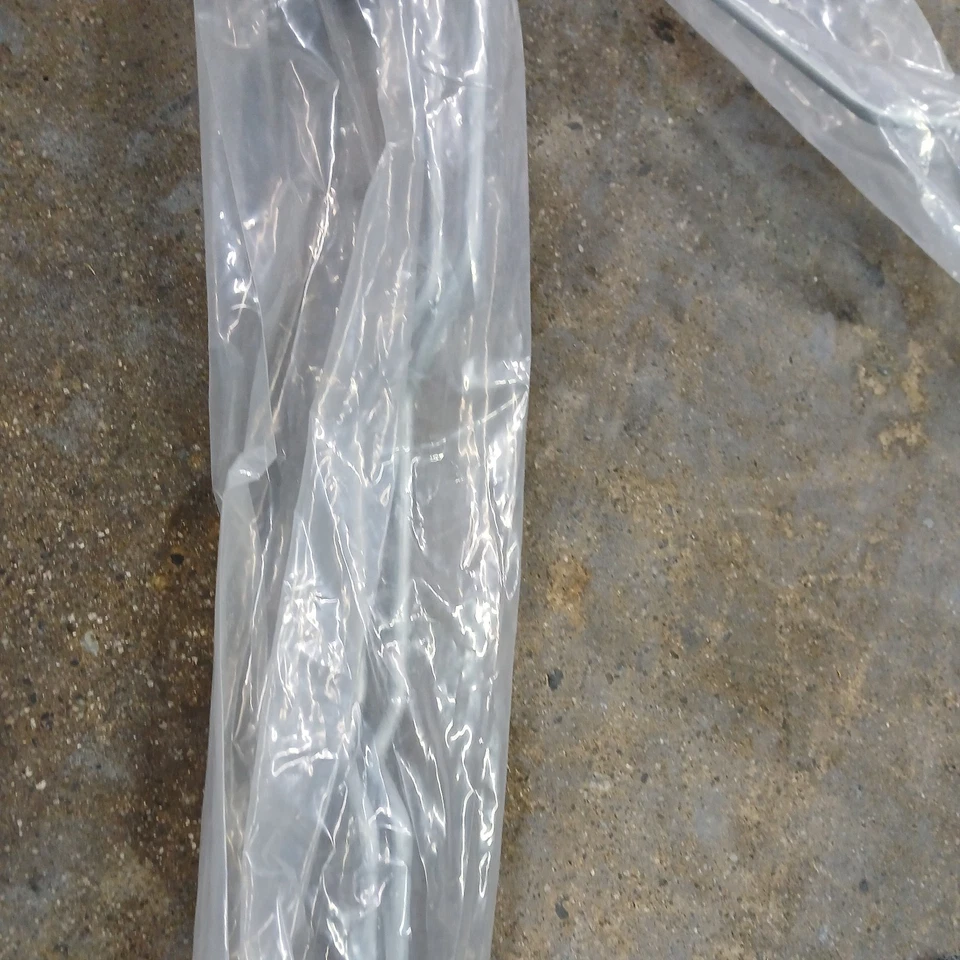 Manguera de refrigeración superior de transmisión automática Dorman 624-573 nueva para Chevy SaVana Foto 4 de 4