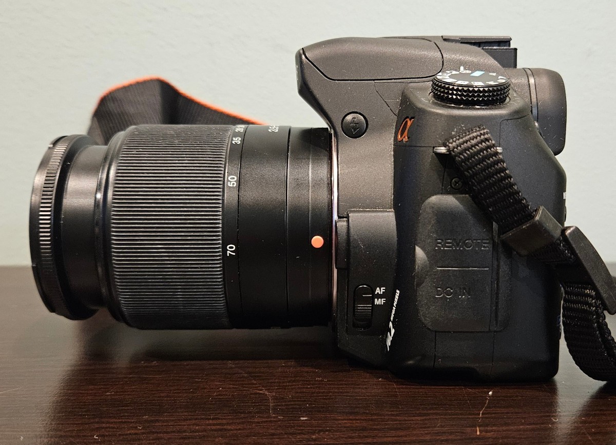 Sony Alpha DSLR-A200 10.2MP Digital SLR Camera - Black (Kit