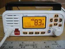 Icom M330 White Marine VHF with Bracket, Power Cable- No MMSI Working