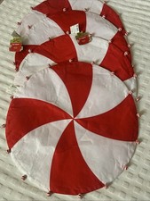 Set Of 4 Pier One Placemats Christmas Red White Polyester Round Candy Peppermint