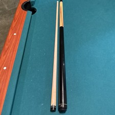 Meucci Odd Ball Pool Cue with the Pro Maple Shaft. Kamui soft tip hard case