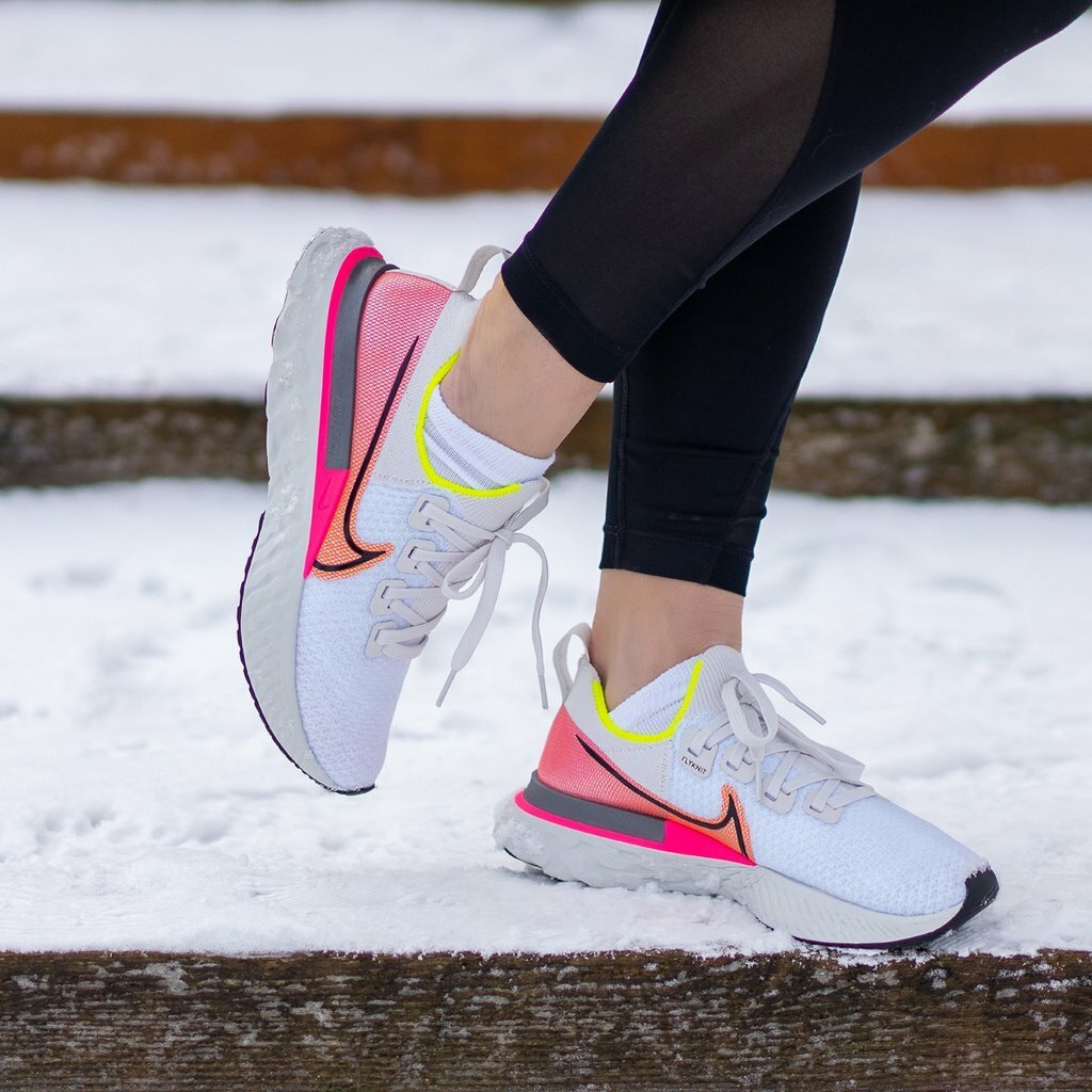 nike trainers flyknit womens