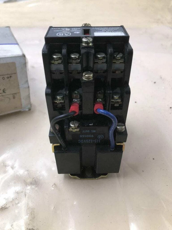 Relé de cierre Allen-Bradley 700DC-NM600Z1 serie B 115-125VDC - NUEVO EN CAJA Foto 4 de 4