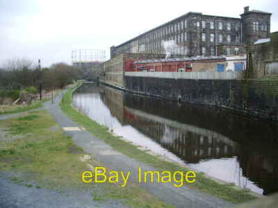 Foto 6x4 Smith and Nephew's Mill and Leeds & Liverpool Canal Brierfield c2008