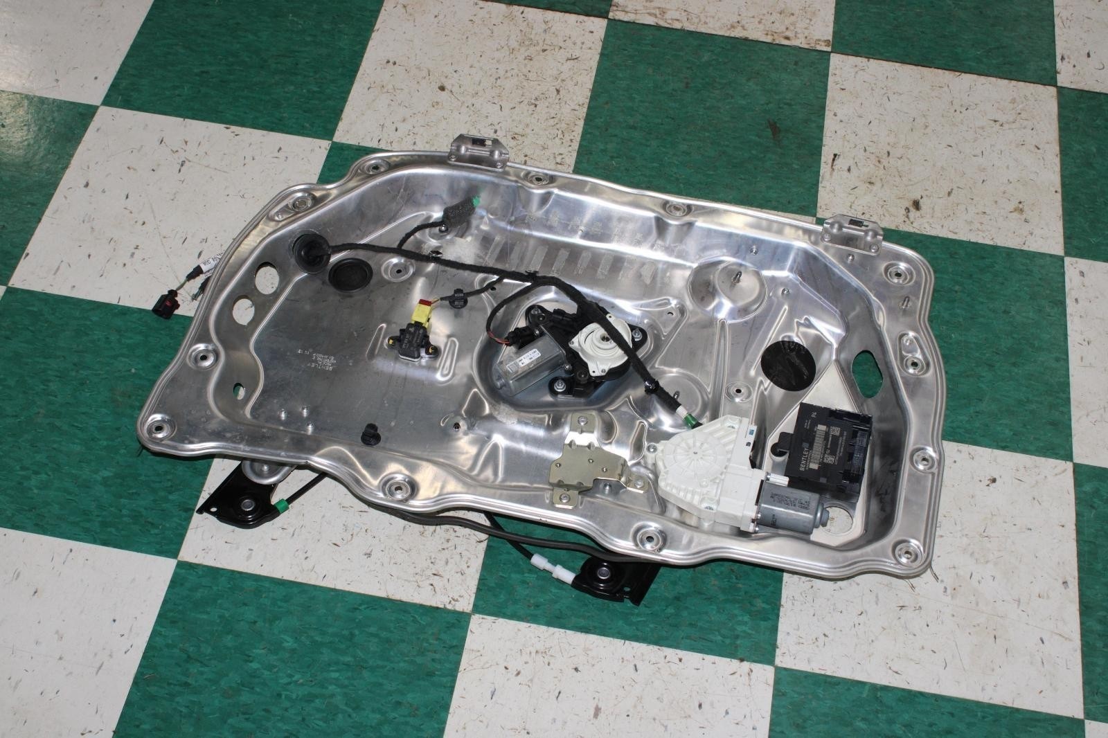 Bentley Flying Spur 2014-2018 Front Right Power window motor