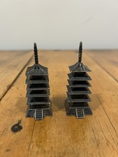 Scuotitore di sale e pepe pagoda giapponese argento sterling 950 metà secolo