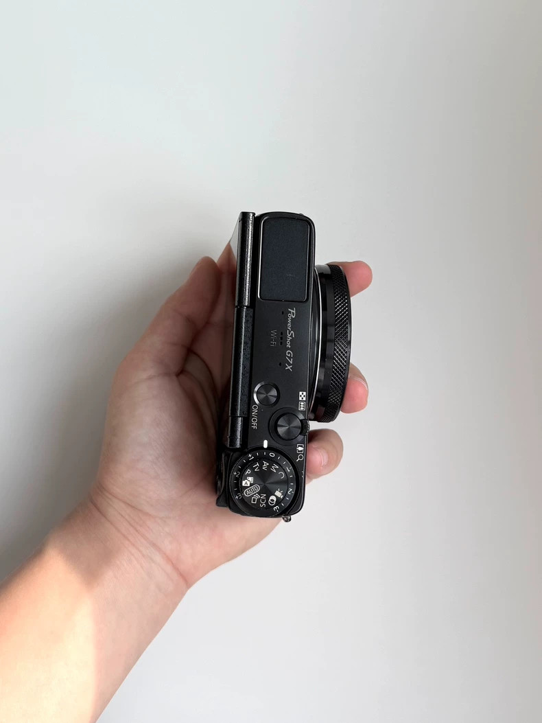 Canon PowerShot G7X Mark I Digital Camera 4.2x with Charger+