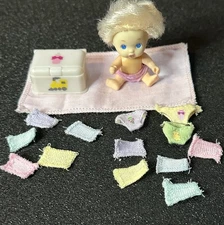 Vtg TYCO MINIATURE QUINTS DOLL FIGURE W/ Diaper Pail, 4 Underwear & Wash Cloths