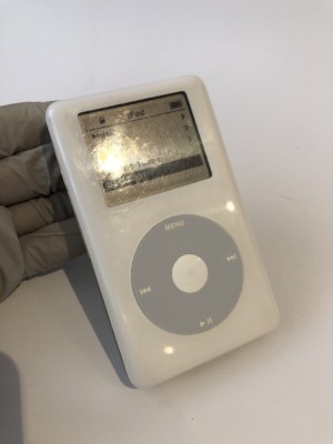 Apple iPod Classic 4th Generation White (20 GB) Works Great