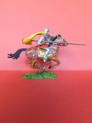 FIGURINE MOYEN AGE ELASTOLIN: CAVALIER AVEC