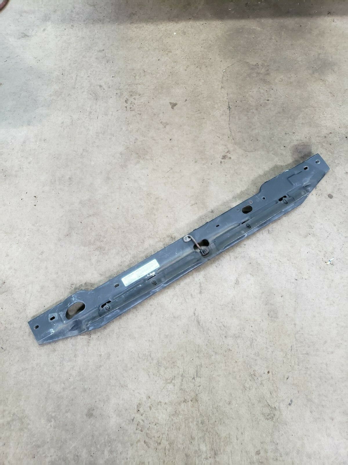 97 98 99 00 01 Jeep Cherokee XJ Fan Shroud Upper Frame Nar Hood Latch