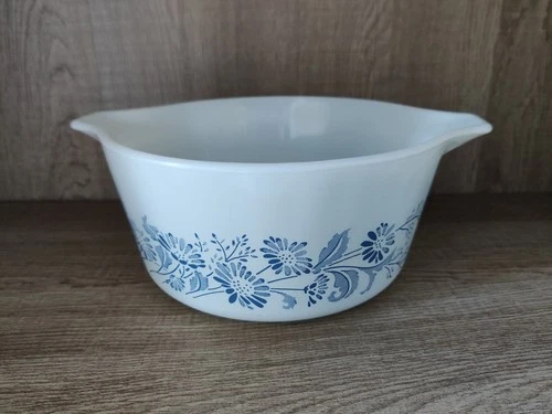 Vintage Pyrex White Colonial Mist Casserole Dish 474-B 1.5 qt