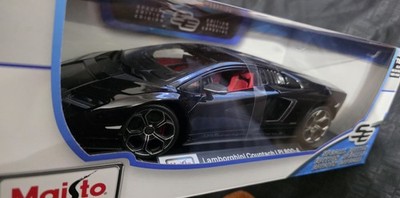 Maisto Special Addition Lamborghini Countach LPI 800-4 1:18 Scale Model Car