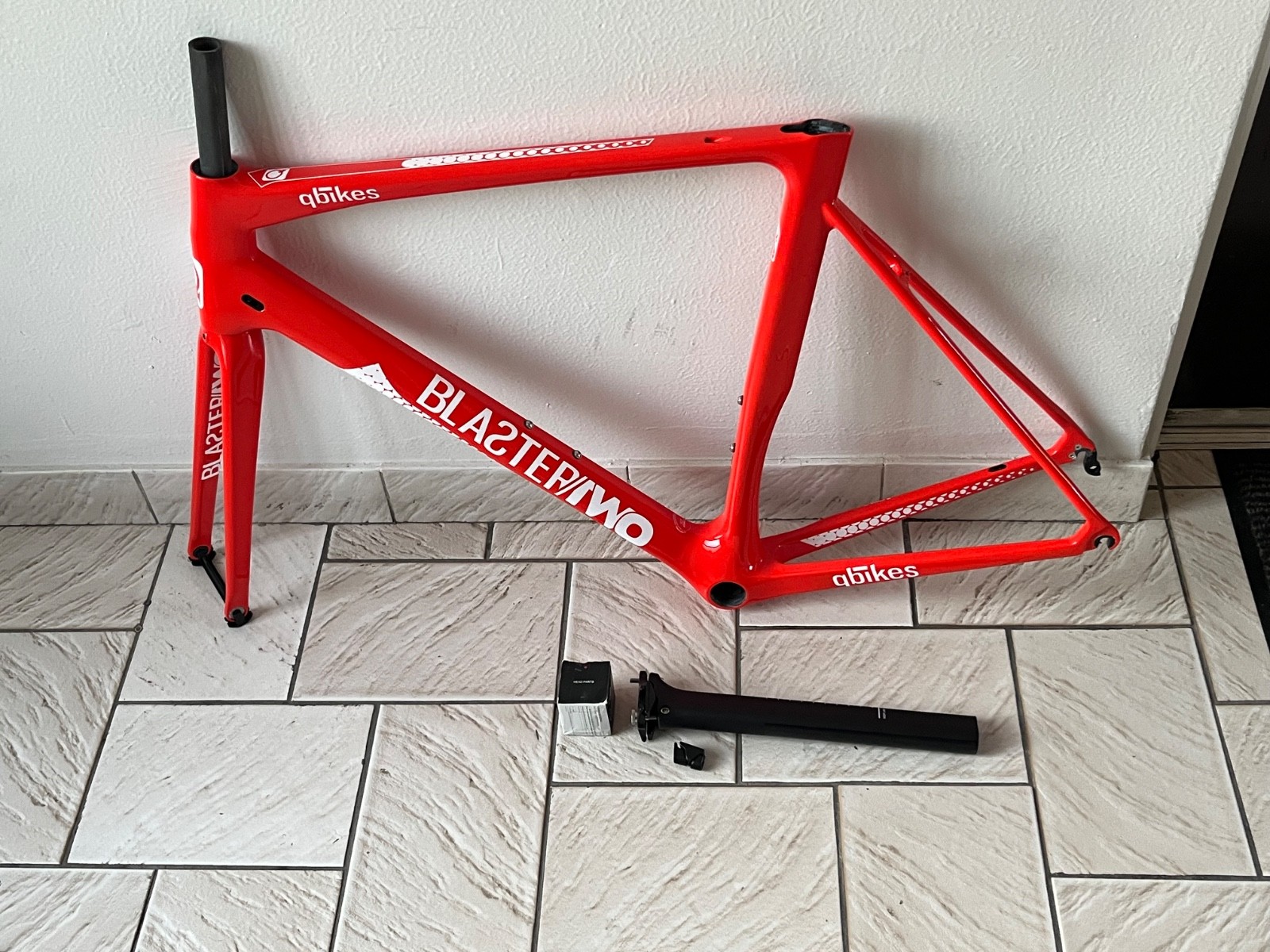 Cadre QBikes Blaster Two Aero taille 56 kit de cadre carbone pour compétition