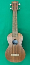 FAMOUS Ukulele FS-1G - Great Starter Soprano Ukulele