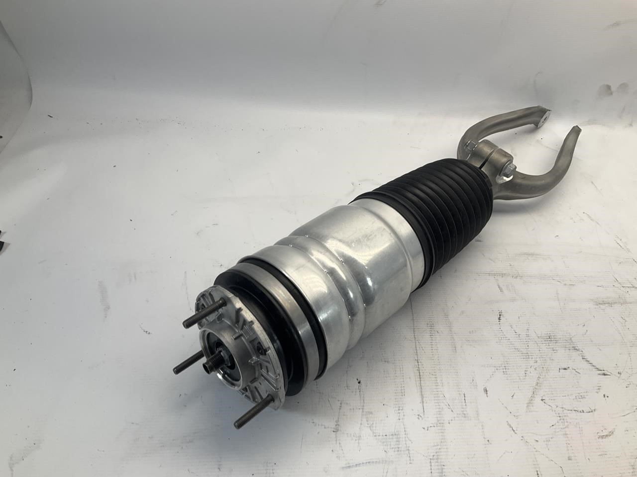 23-25 Maserati GranTurismo M189 Front Right Passenger Strut Shock Absorber Q