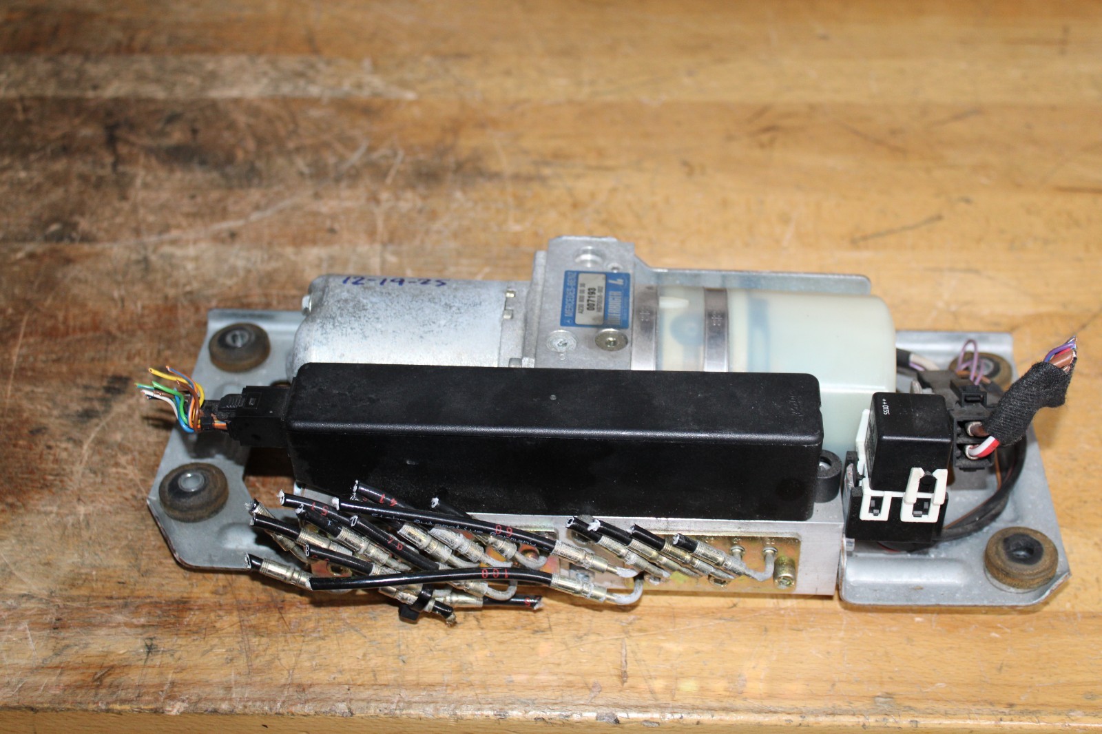 03-08 Mercedes R230 SL500 SL550 Convertible Top Hydraulic Pump Motor OEM