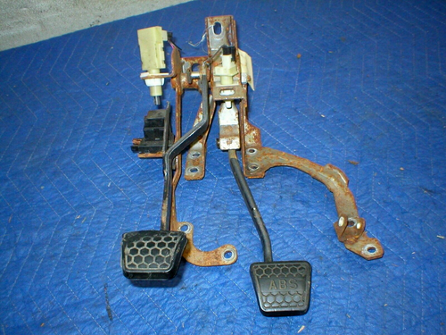 1993-2002 CAMARO FIREBIRD CLUTCH BRAKE PEDAL ASSY.GM T56 T5 ORIGINAL LT1 Z28 T/A - Picture 2 of 7
