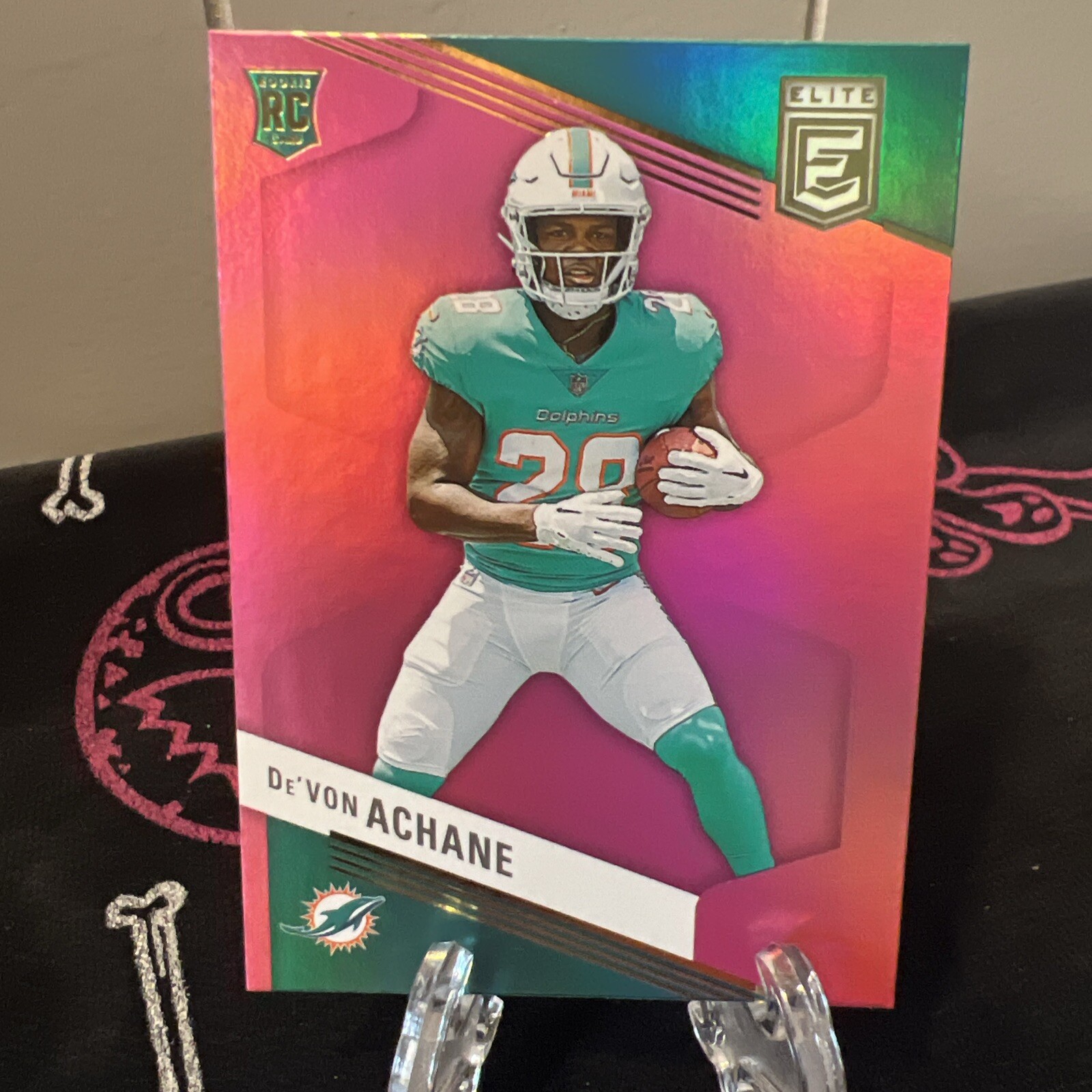 2023 Panini Donruss Elite Pink Devon Achane RC # 132 Dolphins / Texas A&M