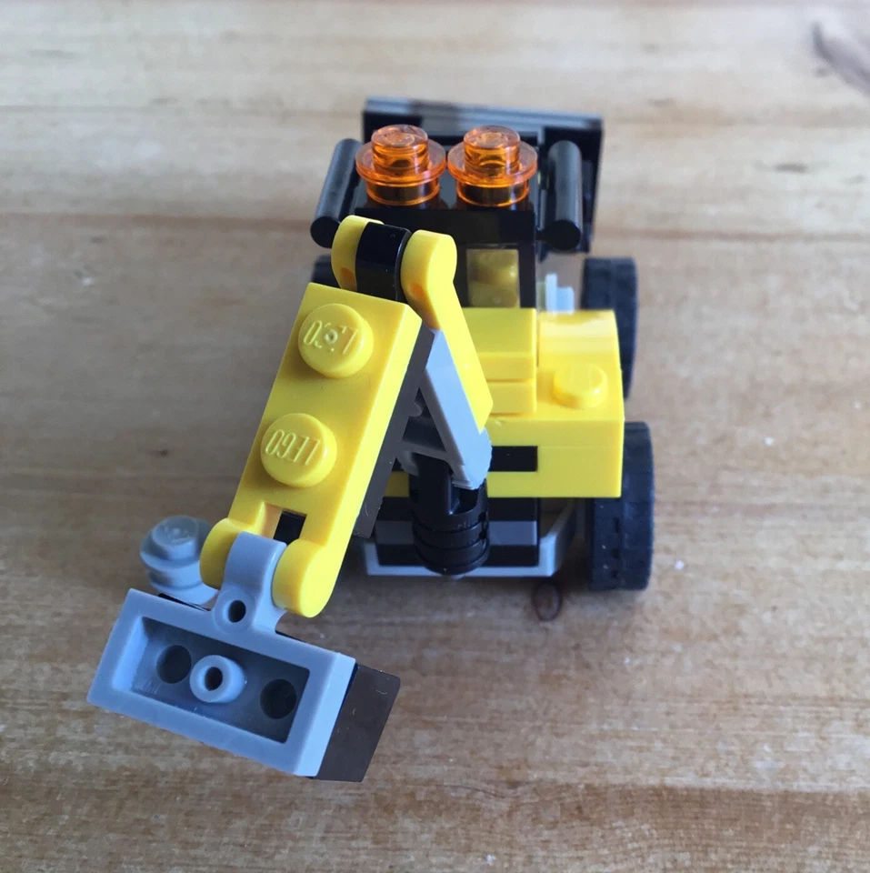 LEGO Creator 31041 Construction Vehicles, photo 3 of 5