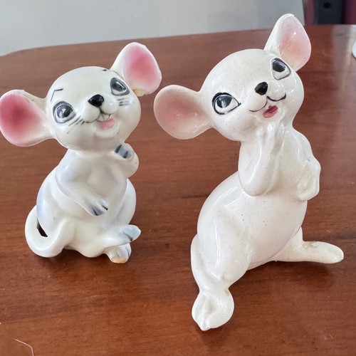 Vintage Ceramic 2 Mice salt and pepper Anthropomorphic 1 repaired earJapan