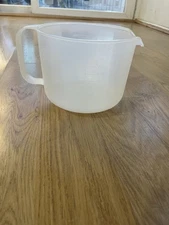 Tupperware Mix N Stor Plus 2L 8 Cup English / Metric Measuring Batter Bowl 2 Qt