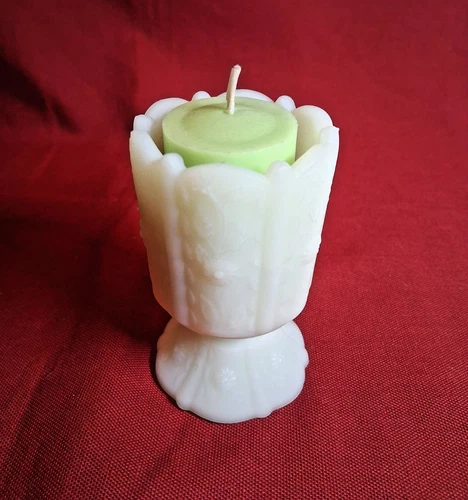 VINTAGE MARKED FENTON PANELED DAISY SATIN CUSTARD GLASS CANDLE/TOOTHPICK HOLDER