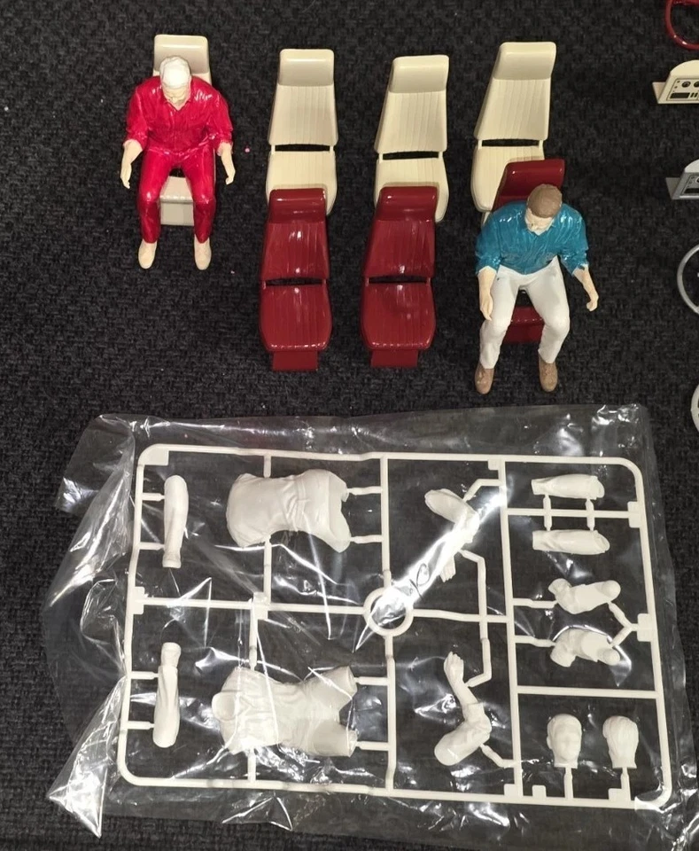 Tamiya 1/14 Globeliner,King/Grand/Knight Hauler Drivers/Interiors - Image 3 of 4