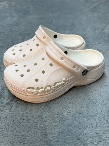 Crocs Platform Clogs Women’s 8 White Pre Owned Casual Slides Outdoor
