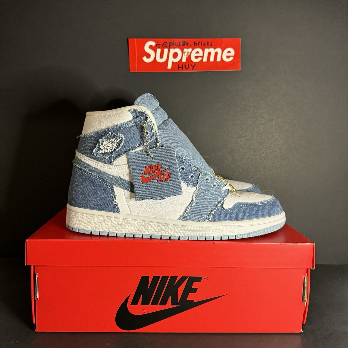 NIKE WMNS AIR JORDAN 1 RETRO HI OG 'DENIM' Size 12W - 10.5 NIKE WMNS AIR JORDAN 1 RETRO HI OG 'DENIM' Size 12W - 10.5