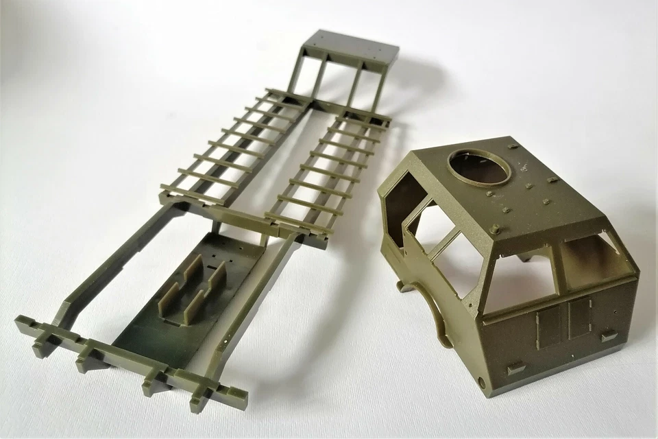 MAX M-26 TRACTOR TRUCK + SEMITRAILER M15-A1 1/35 - 1972 CONTENT IN SEALED BAGS  - Immagine 3 di 4