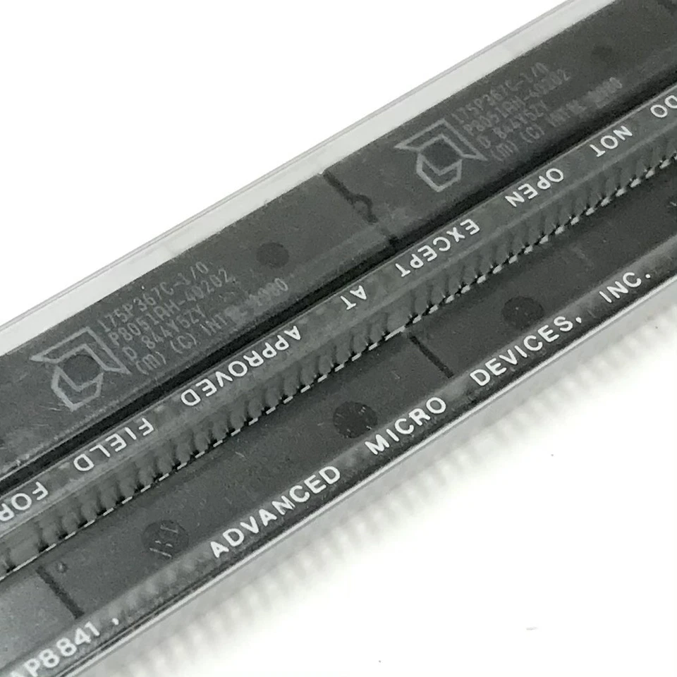 P8051AH 8-bit Microcontroller, 12 MHz, PDIP-40, AMD / Intel 8051AH - Image 3 of 3