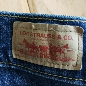 low waisted levi jeans