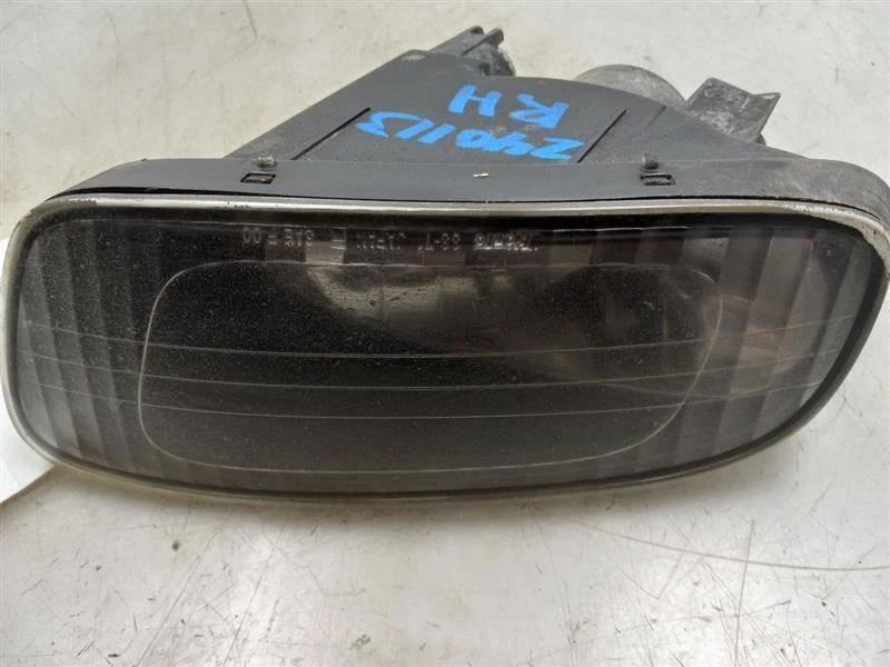 02-03 LEXUS ES300 乘客侧雾灯  — 第 3/4 张图片