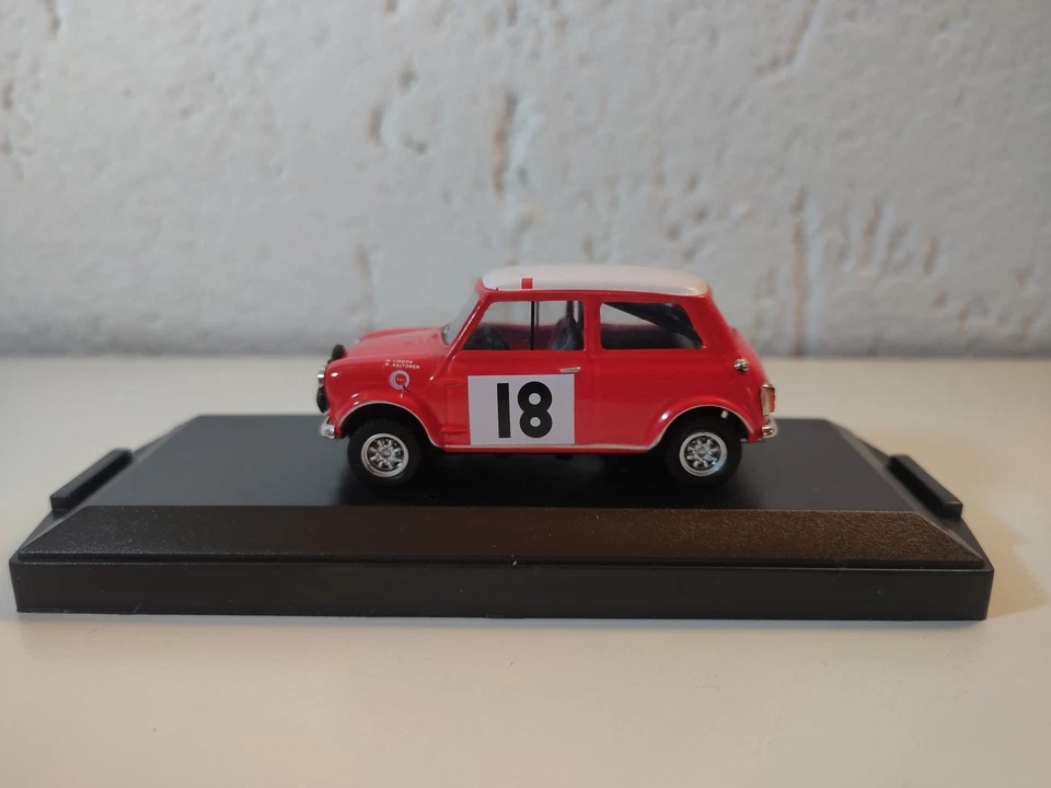 Morris Cooper S Rallye Monte Carlo 1968 1/43 Vitesse Cod. L067 Limited Edition - Immagine 2 di 4