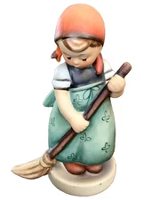 VTG MJ HUMMEL GOEBEL GERMANY LITTLE GIRL BROOM SWEEPER #171 FIGURINE 5” ~ SIGNED