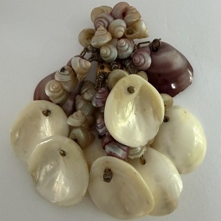 VINTAGE ART DECO MIRIAM HASKELL BEADED SEASHELL SHELL DRESS CLIP