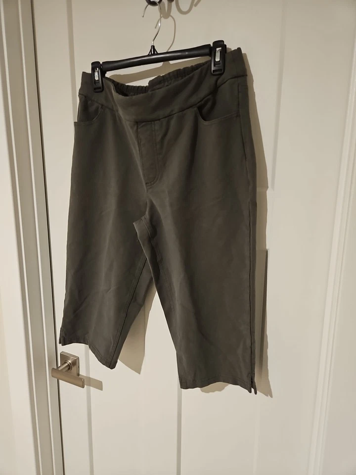 Pantalones capri de mezclilla y co verde oscuro para mujer talla 12 Foto 3 de 4