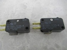 LOT OF 2 OMRON V-15G-1C25-K LIMIT SWITCHES 15A 1/2HP, 125-250VAC, XA0065