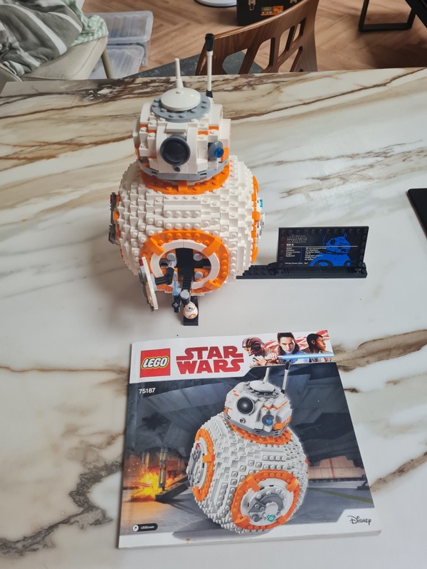 LEGO BB8 Collectible Figure with Display Stand 100% complete with instructions