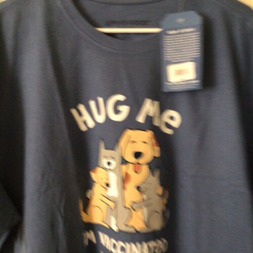 Life Is Good Crusher Short Sleeve T Shirt Hug Me I’m Vaccinated XL NWT
