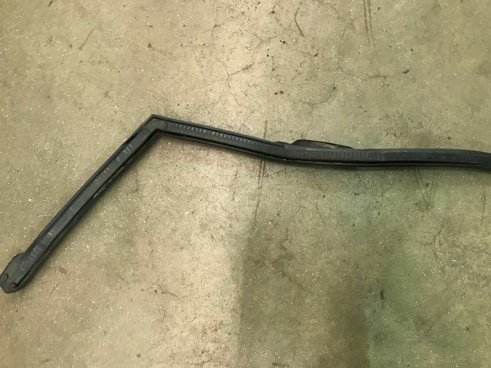 LAMBORGHINI GALLARDO SPYDER DRIVER LEFT DOOR STRIP SEAL GASKET OEM 407831707A