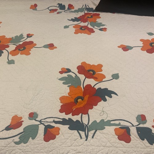 Vtg Hand Appliqué Quilt With Red Floral Pattern - Picture 2 of 10