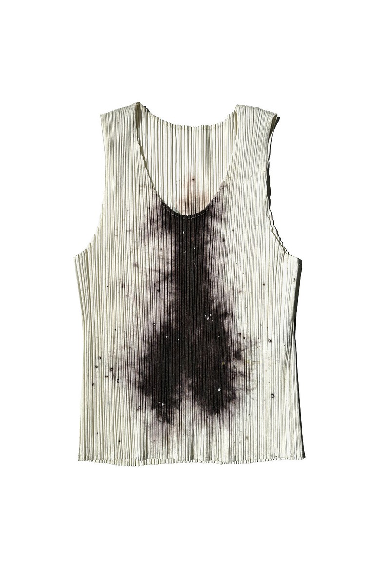 ISSEY MIYAKE PLEATS PLEASE GUEST ARTIST: CAI GUO-QIANG