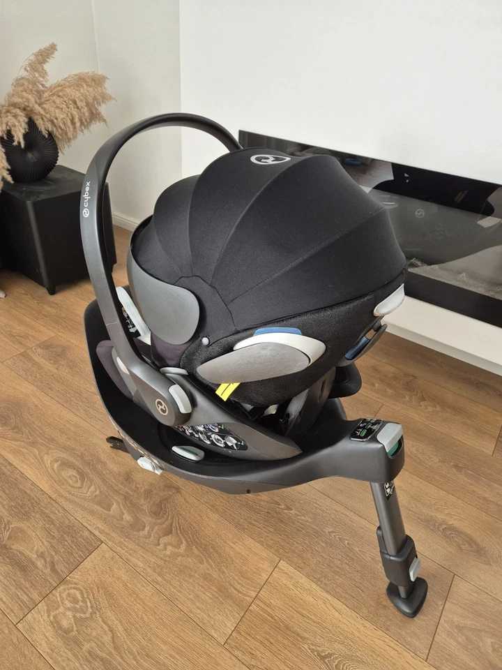 Babyschale Cybex Cloud Z i-Size + Cybex Isofix Base Z 360 Maxi Cosi Sehr Schön - Bild 2 von 4