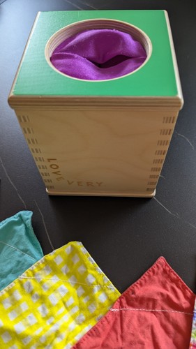 LOVEVERY Wooden MAGIC TISSUE BOX Complete 7 Tissues (272/5) - Picture 3 of 9