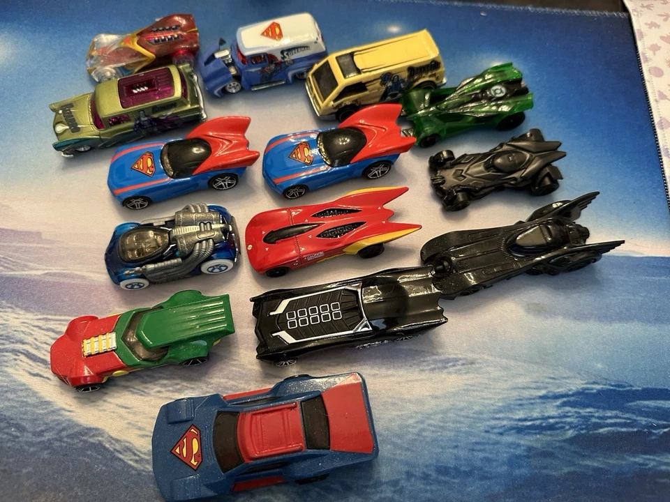 Lot Hot Wheels Marvel DC Comics Diecast Batman Superman Wolverine Hulk Groot Cap - Image 4 of 4