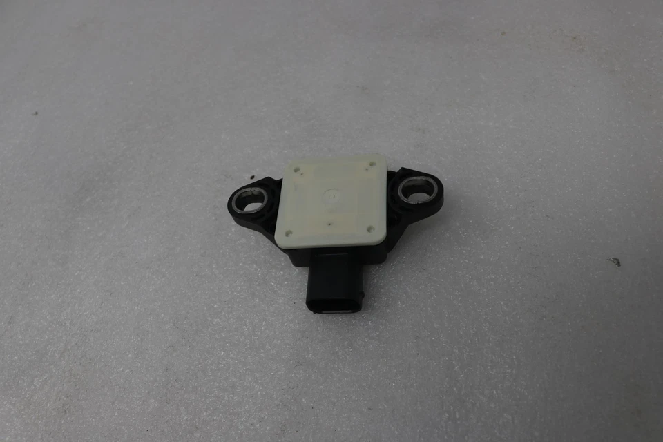 NUEVO SENSOR DE VELOCIDAD BMW OEM 61358546524 Foto 3 de 3